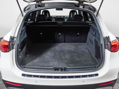 Certified 2026 Mercedes-Benz GLC 300 image 8