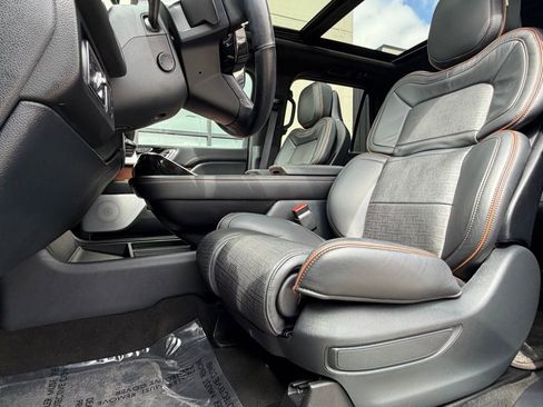 Used 2023 Lincoln Navigator Black Label image 10