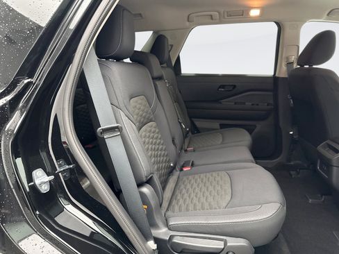 Used 2024 Nissan Pathfinder S w/ Cargo Package image 17