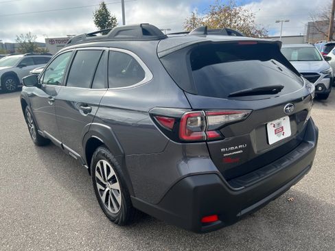 Certified 2025 Subaru Outback Premium w/ Popular Package #1A image 5