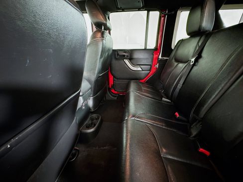 Used 2018 Jeep Wrangler Unlimited Sahara w/ Dual Top Group image 22