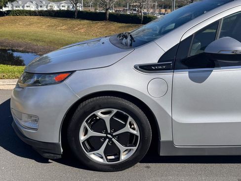 Used 2015 Chevrolet Volt w/ Enhanced Safety Package 1 FWD image 6