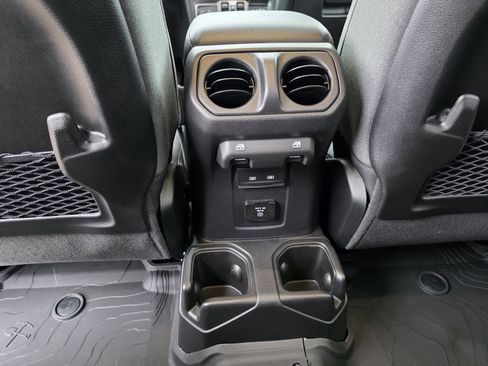 New 2026 Jeep Wrangler Unlimited Rubicon image 17
