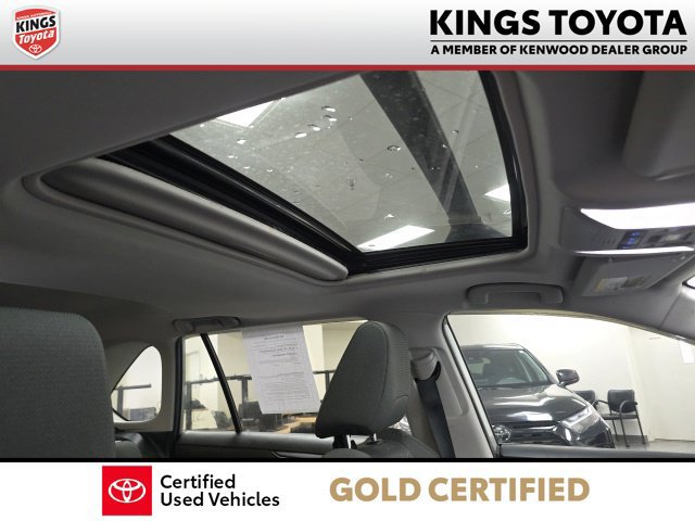Used 2022 Toyota RAV4 XLE w/ Convenience Package FWD image 10