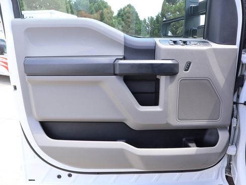 Used 2022 Ford F550 4x4 Crew Cab Super Duty w/ Power Equipment Group image 26