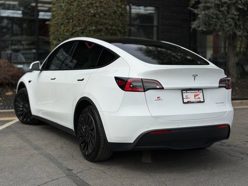 Used 2021 Tesla Model Y Long Range image 19