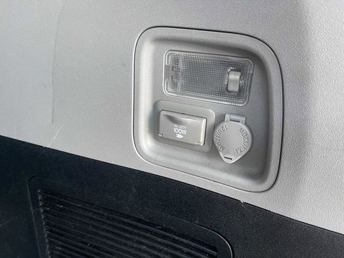 Used 2019 Toyota Sienna image 13