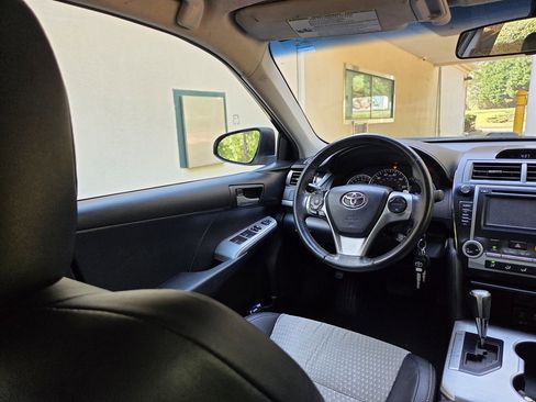 Used 2012 Toyota Camry SE image 22