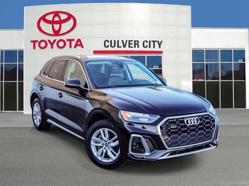 Used 2022 Audi Q5 2.0T Premium w/ Convenience Package image 1