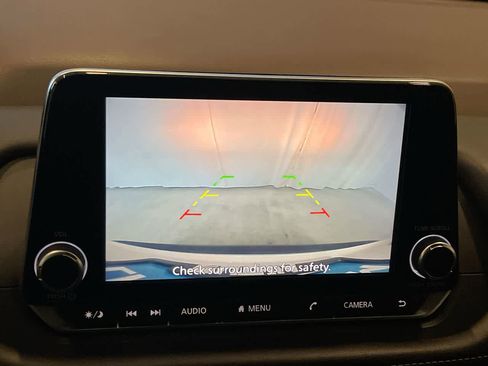 Used 2023 Nissan Rogue SV image 17