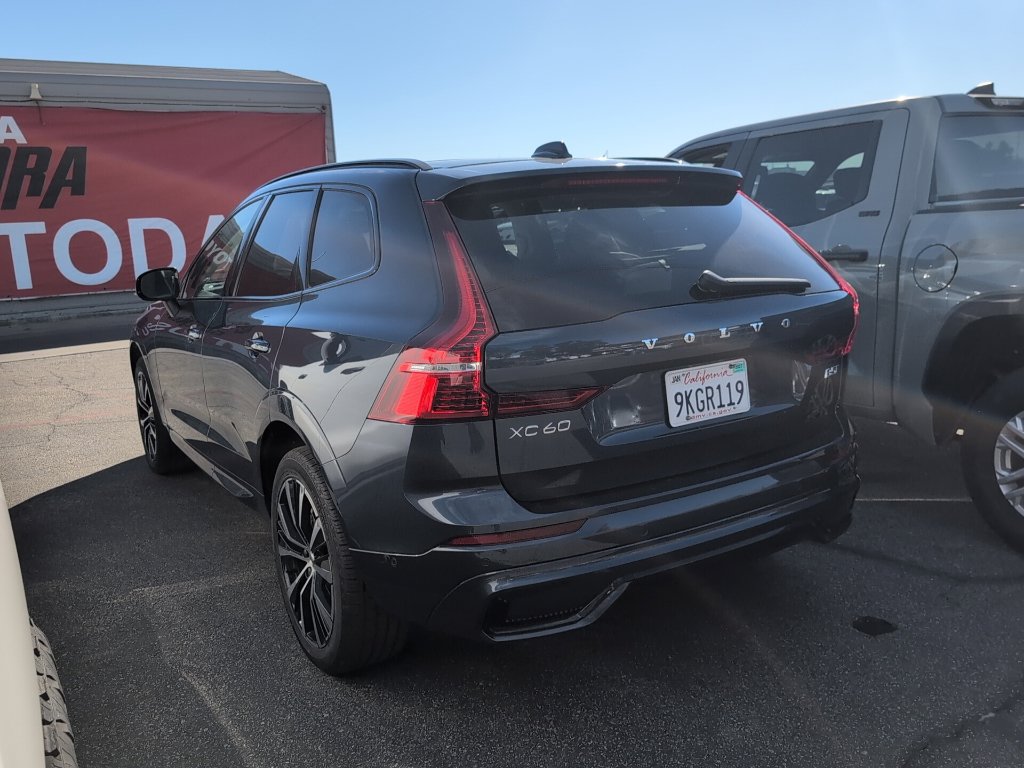 Used 2024 Volvo XC60 B5 Plus AWD/4WD image 6