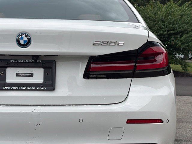 Used 2023 BMW 530e w/ Premium Package RWD image 5