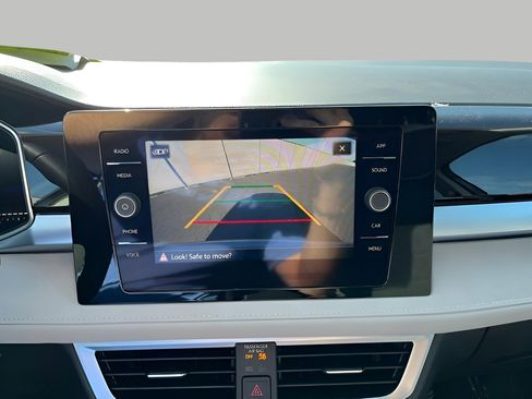 New 2026 Volkswagen Taos SE image 16