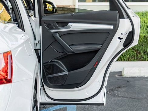 Certified 2025 Audi Q5 2.0T Premium Plus w/ Premium Plus Package AWD/4WD image 22