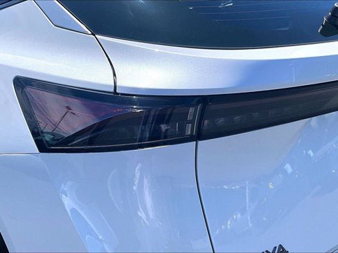 Used 2023 Nissan Ariya FWD image 23