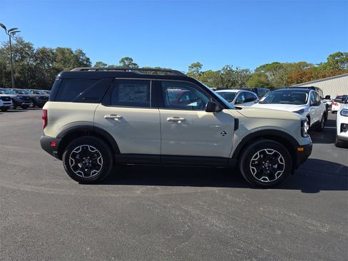 New 2025 Ford Bronco Sport Outer Banks image 3