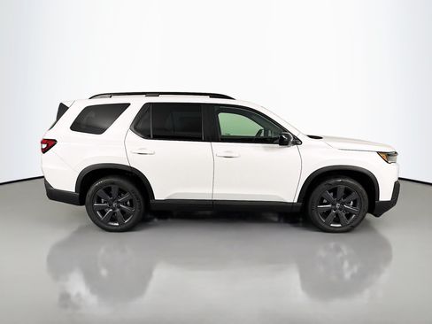 New 2026 Honda Pilot Sport image 4