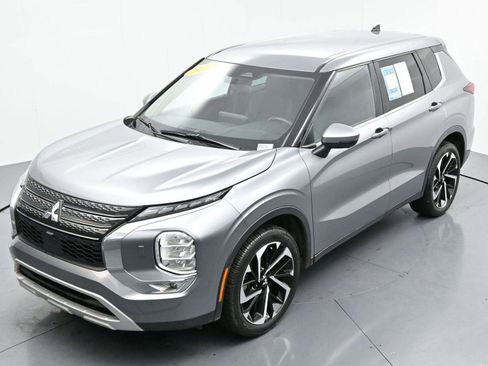 Used 2022 Mitsubishi Outlander SE image 44