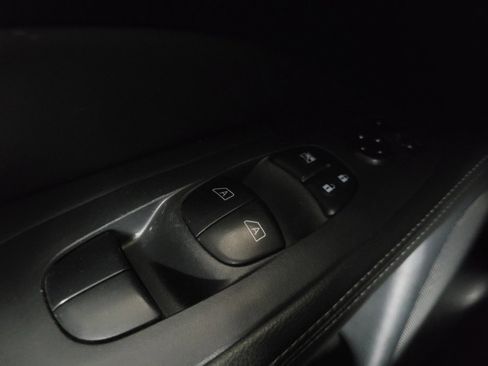 Used 2019 Nissan Pathfinder SL AWD/4WD image 27