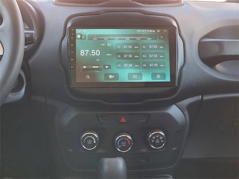 Used 2020 Jeep Renegade Sport w/ Sport Appearance Group image 13