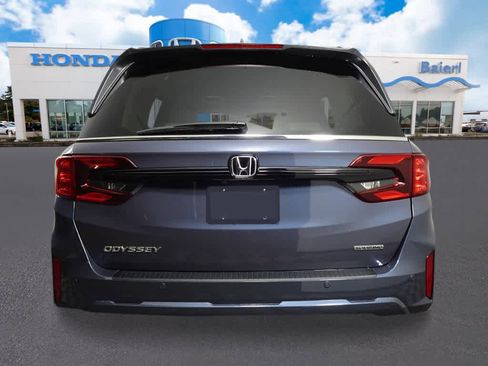 New 2026 Honda Odyssey Touring image 4