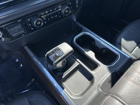 Used 2024 Chevrolet Silverado 1500 High Country w/ High Country Premium Package image 26