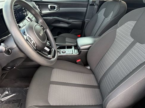 Used 2022 Kia Sorento LX FWD image 13