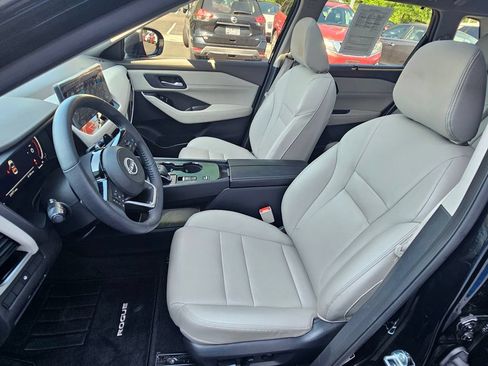 Certified 2024 Nissan Rogue SL w/ SL Premium Package FWD image 19