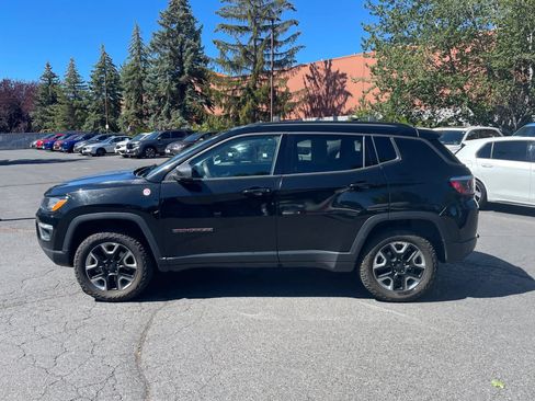 Used 2018 Jeep Compass Trailhawk w/ Leather Interior Group AWD/4WD image 2