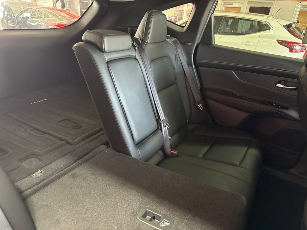Certified 2025 Nissan Murano SL AWD/4WD image 29
