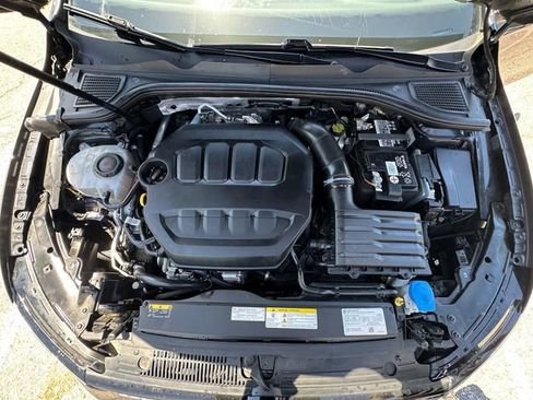 Used 2022 Volkswagen GTI SE FWD image 31