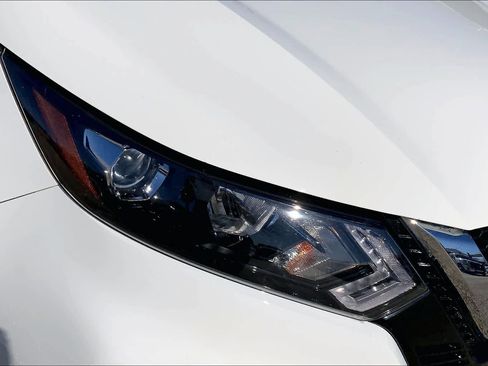 Used 2022 Nissan Rogue Sport S image 27