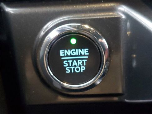 Certified 2022 Ford F150 XLT w/ Equipment Group 302A High image 18