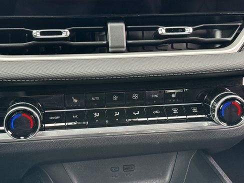 Used 2026 Chevrolet Equinox LT w/ Convenience Package II image 30