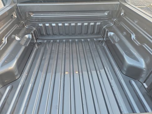 New 2025 Ford Maverick XLT w/ XLT Luxury Package image 32