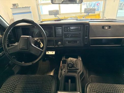 Used 1987 Jeep Cherokee 4WD 4-Door image 17