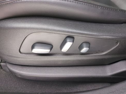 Used 2019 Cadillac XT5 Premium Luxury image 17