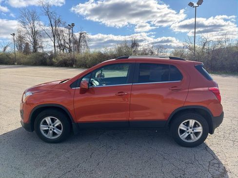 Used 2015 Chevrolet Trax LT w/ LT Sun and Sound Package image 6