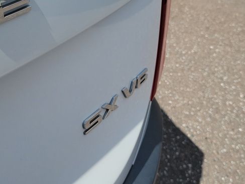 Used 2020 Kia Telluride SX w/ Towing Package FWD image 11