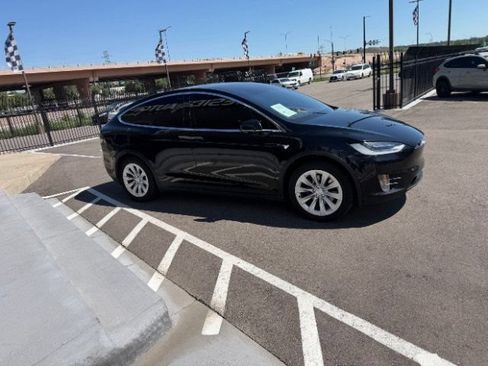 Used 2018 Tesla Model X 75D AWD/4WD image 14