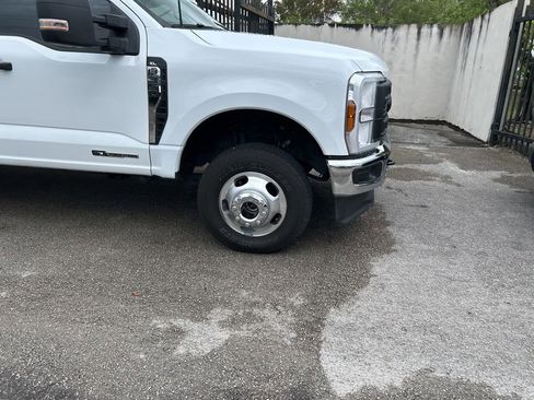 Used 2025 Ford F350 XL image 4