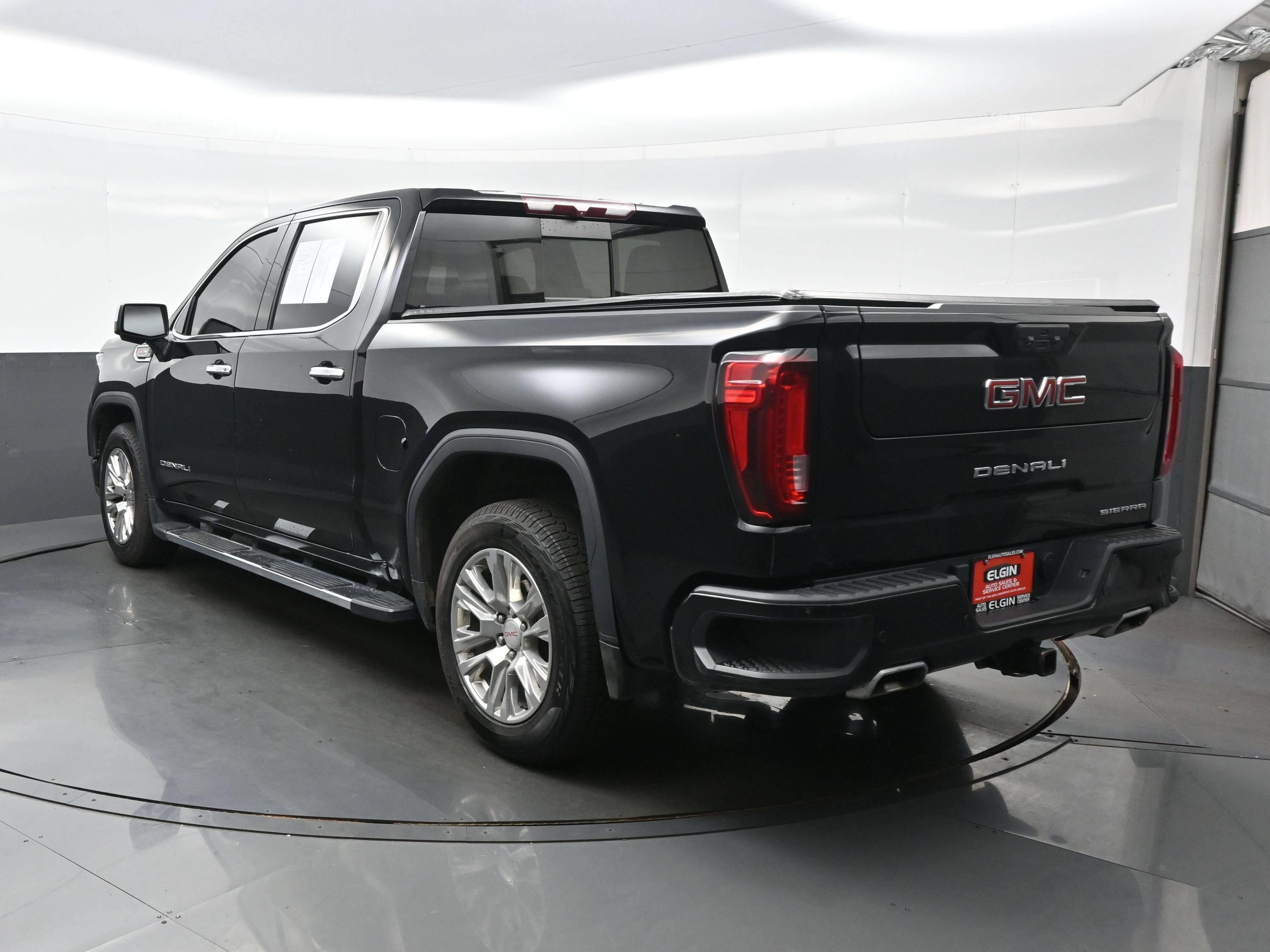 Used 2023 GMC Sierra 1500 Denali AWD/4WD image 4
