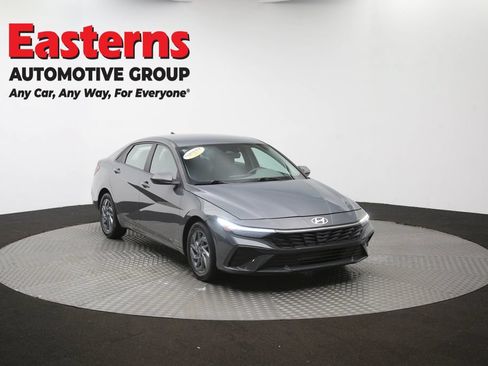 Used 2024 Hyundai Elantra SEL FWD image 48