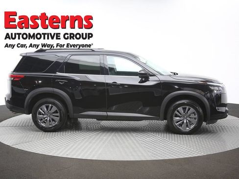Used 2025 Nissan Pathfinder SV FWD image 47