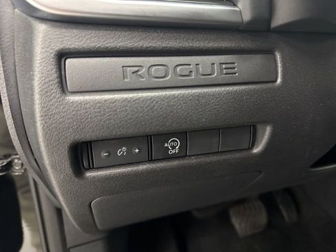 Used 2024 Nissan Rogue S AWD/4WD image 11