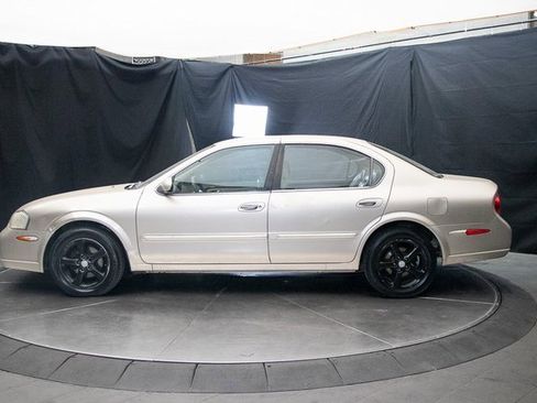 Used 2000 Nissan Maxima GLE image 9