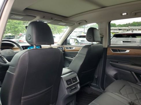 Certified 2024 Volkswagen Atlas SE w/ Panoramic Sunroof Package FWD image 11