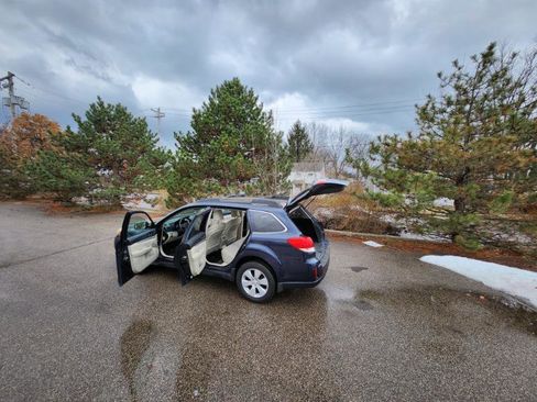 Used 2012 Subaru Outback 2.5i Premium image 10