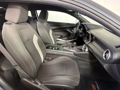 Used 2019 Chevrolet Camaro SS RWD image 23