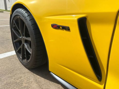 Used 2006 Chevrolet Corvette Z06 w/ Preferred Equipment Group image 2